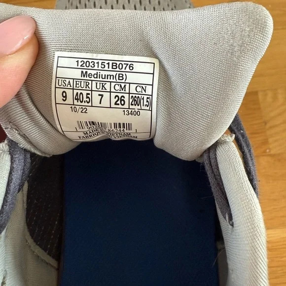 Brooks Ariel 20 Shoes Womens Size 9 medium (B) 1203151D076 Gray Sneakers Nice - Picture 11 of 11